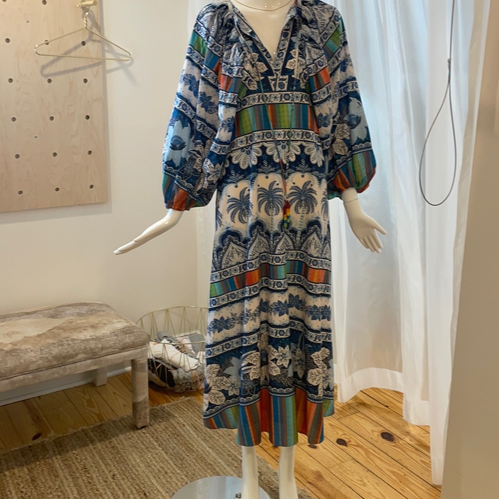 Farm Rio, xs multi- midi lifht weight dress